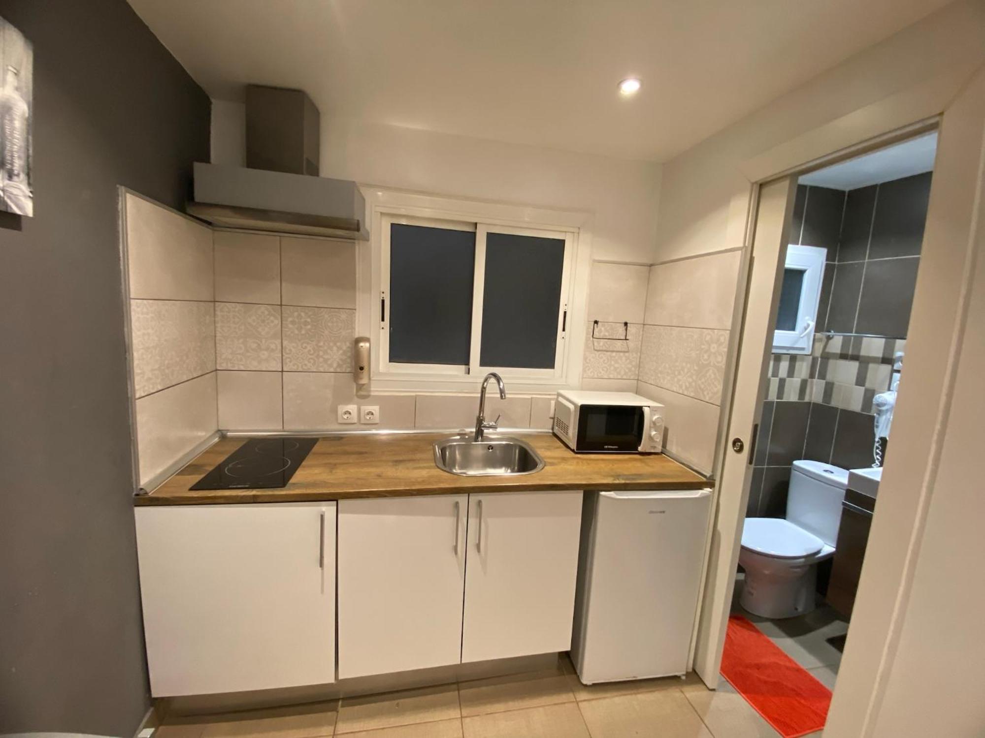 Apartamentos Con Bano Privado Frente Al Metro L5 Barcelona-Hospitalet 오스피탈레트 데 요브레가트 외부 사진