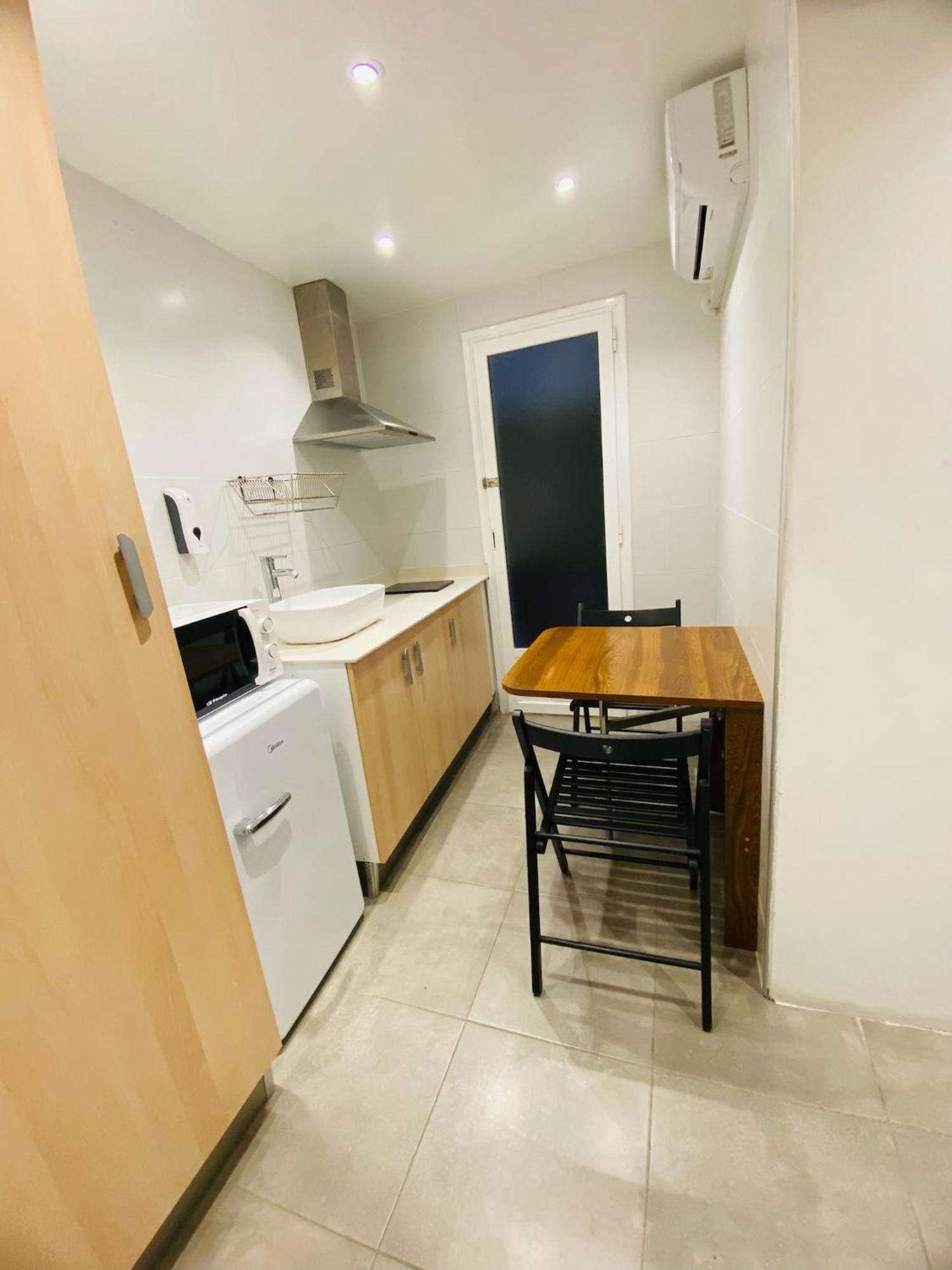Apartamentos Con Bano Privado Frente Al Metro L5 Barcelona-Hospitalet 오스피탈레트 데 요브레가트 외부 사진