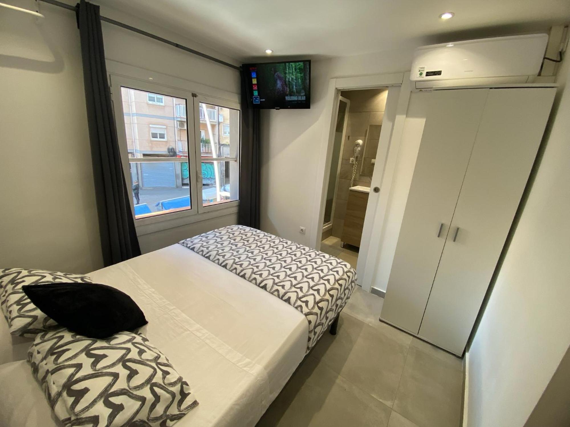 Apartamentos Con Bano Privado Frente Al Metro L5 Barcelona-Hospitalet 오스피탈레트 데 요브레가트 외부 사진