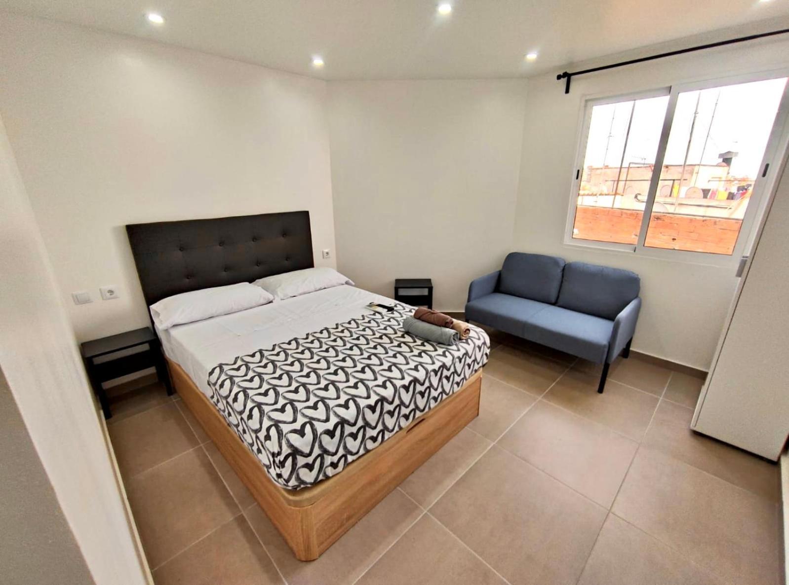 Apartamentos Con Bano Privado Frente Al Metro L5 Barcelona-Hospitalet 오스피탈레트 데 요브레가트 외부 사진